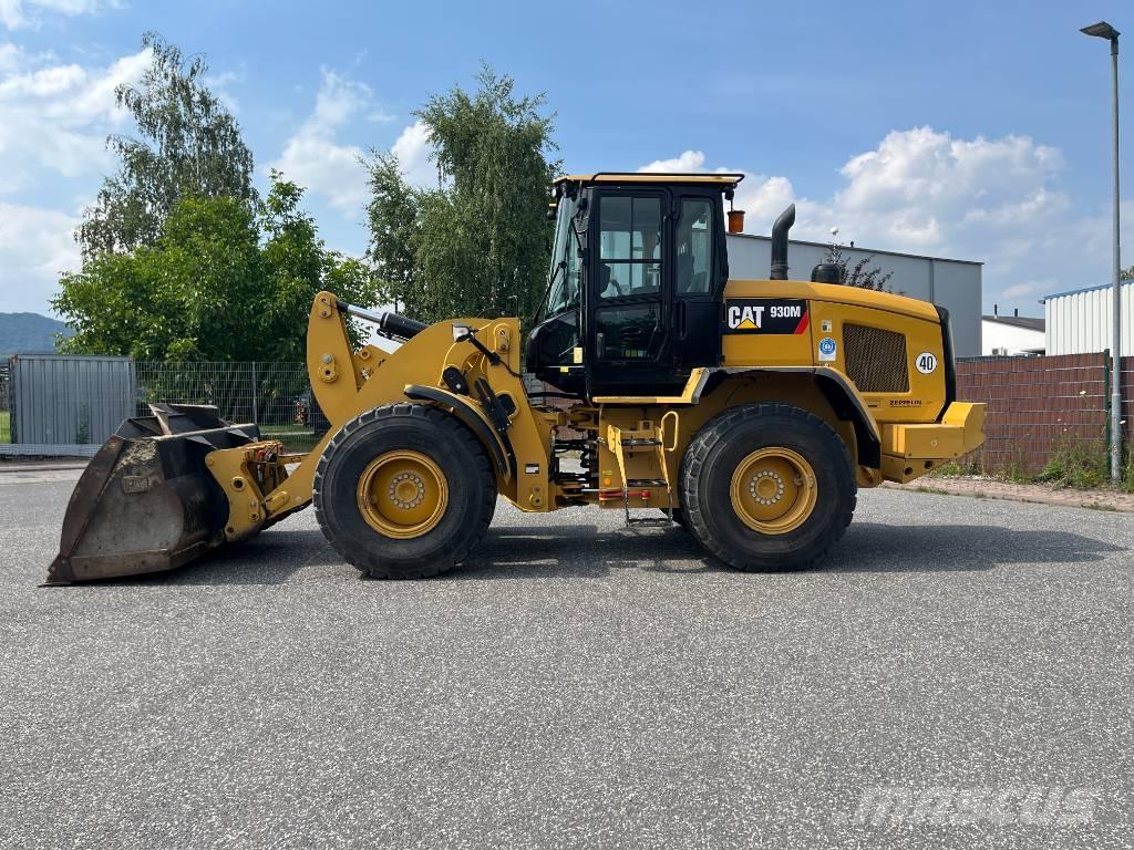 CAT 930M Kolesové nakladače