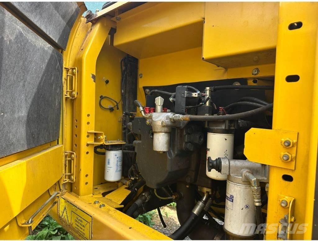 Komatsu PC 210 LC-11 Pásové rýpadlá