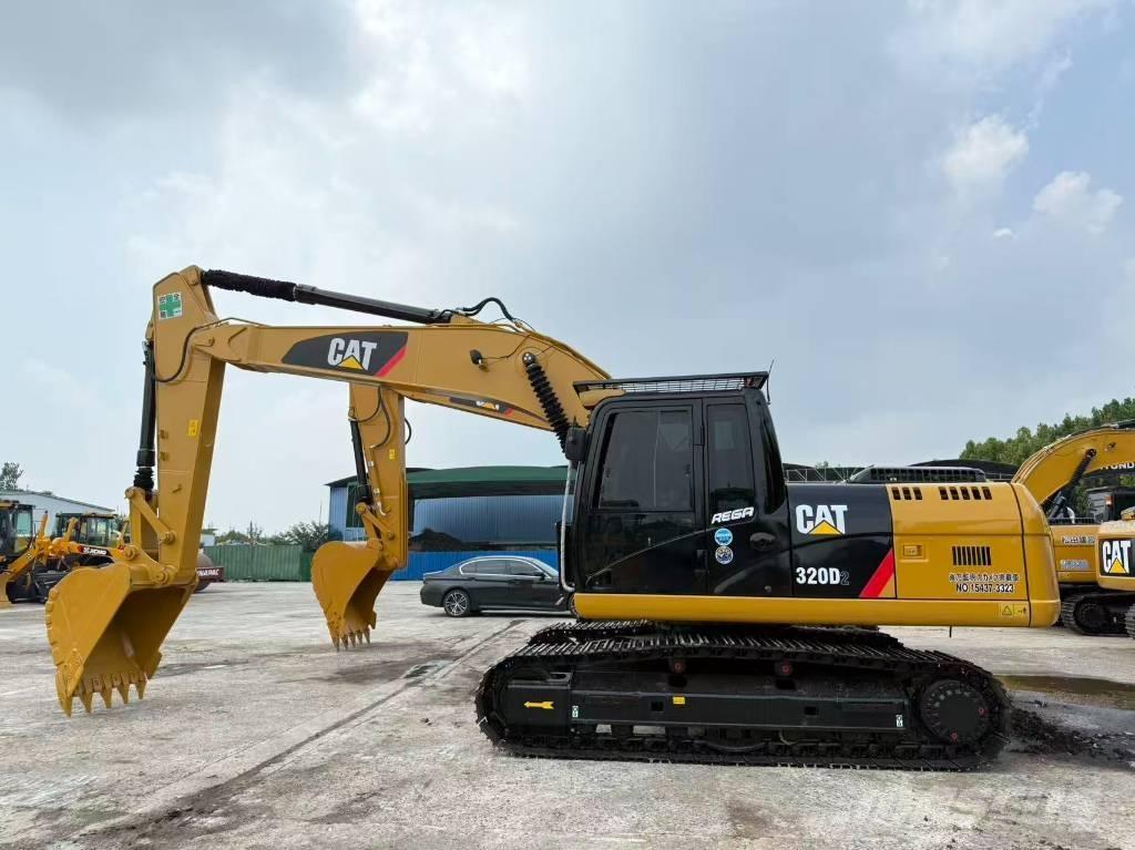 CAT 320D2 Pásové rýpadlá