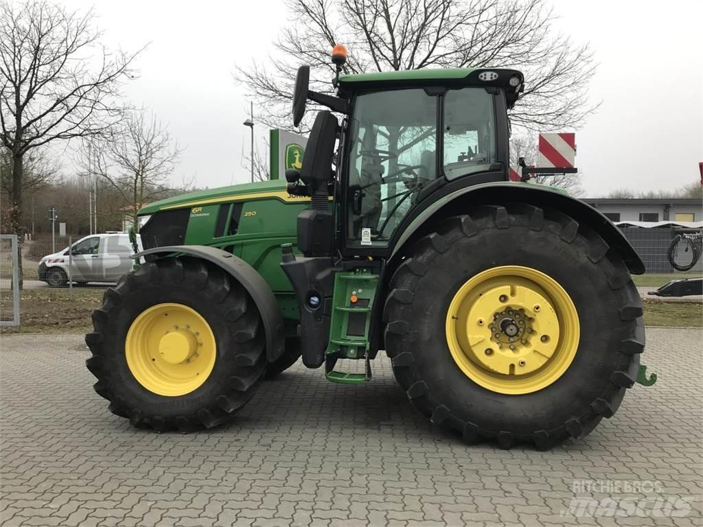 John Deere 6R 250 Traktory