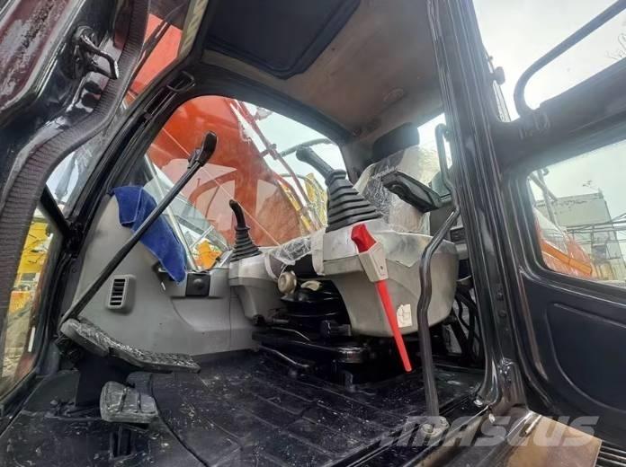 Doosan DX300LC-9C Pásové rýpadlá