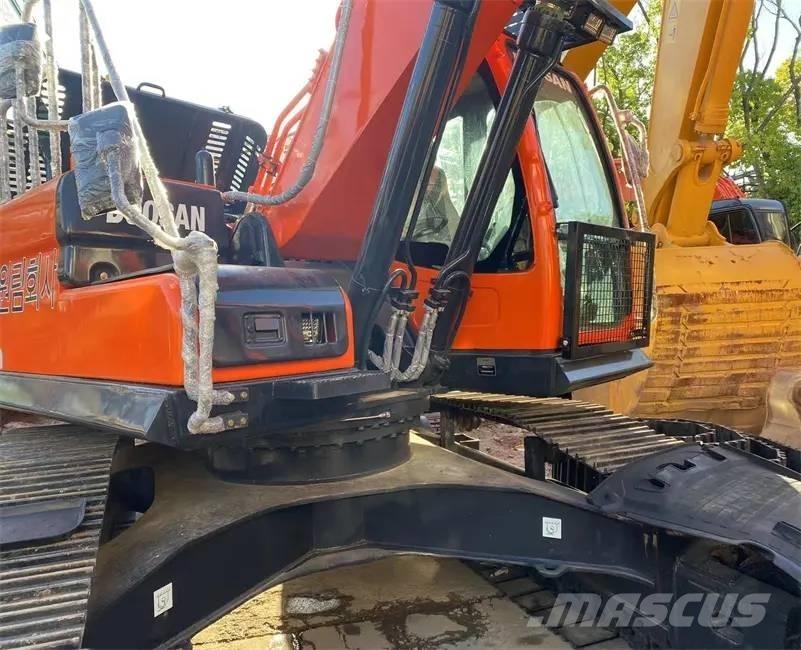 Doosan DX300LC-9C Pásové rýpadlá