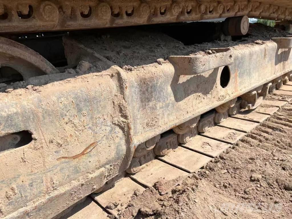 Komatsu PC 130 Pásové rýpadlá