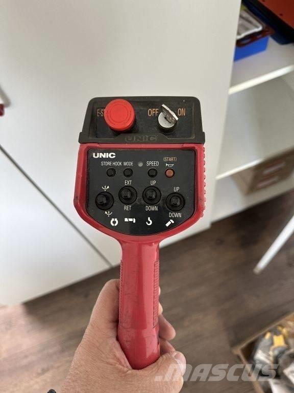 Unic B 345 Pásové žeriavy