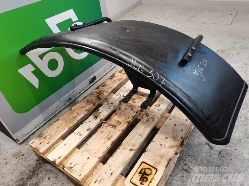 JLG 307 fender Pneumatiky, kolesá a ráfiky