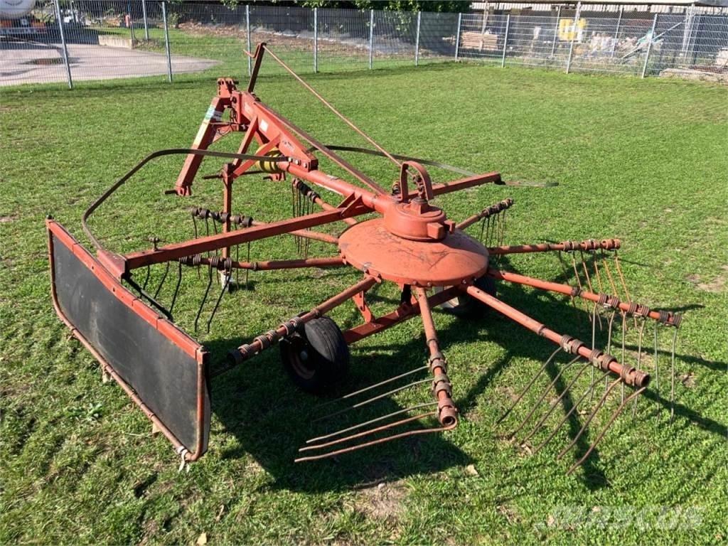 Fella TS 325 Riadkovače