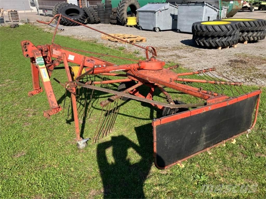Fella TS 325 Riadkovače