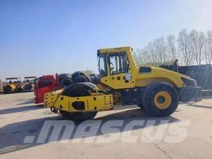 Bomag BW 220D-40 Tandemové valce