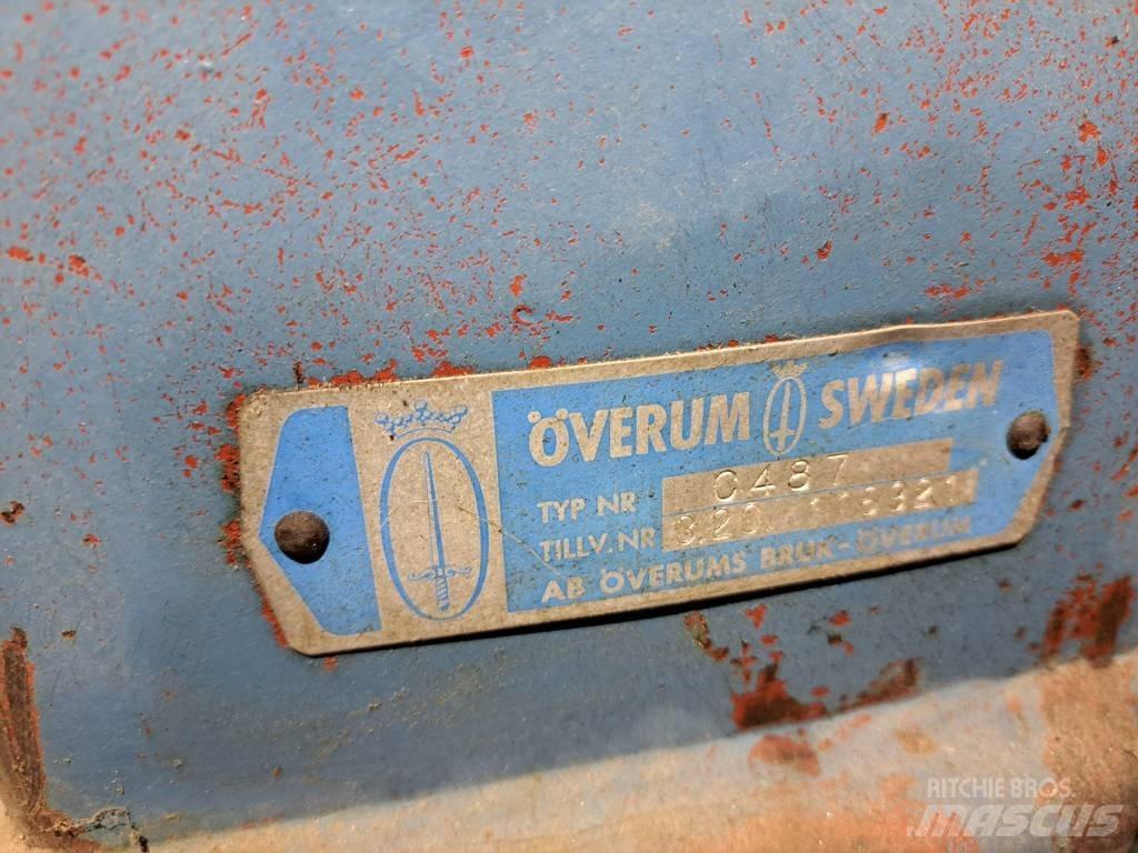 Överum C 487 Konvenčné pluhy