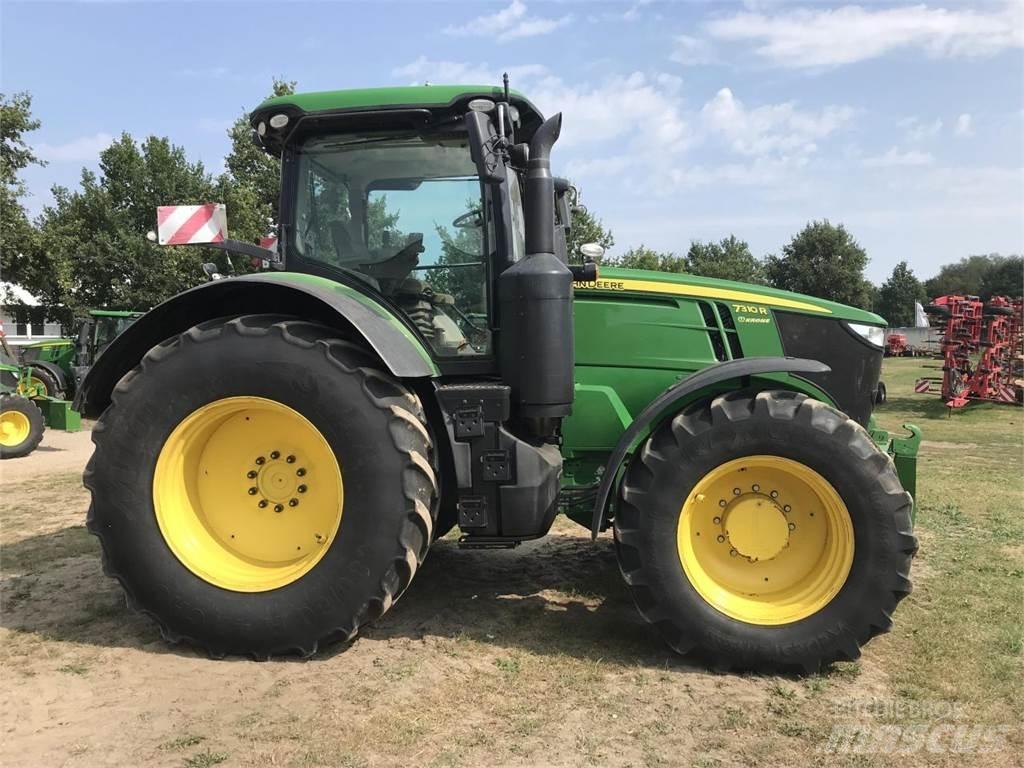 John Deere 7310R Traktory