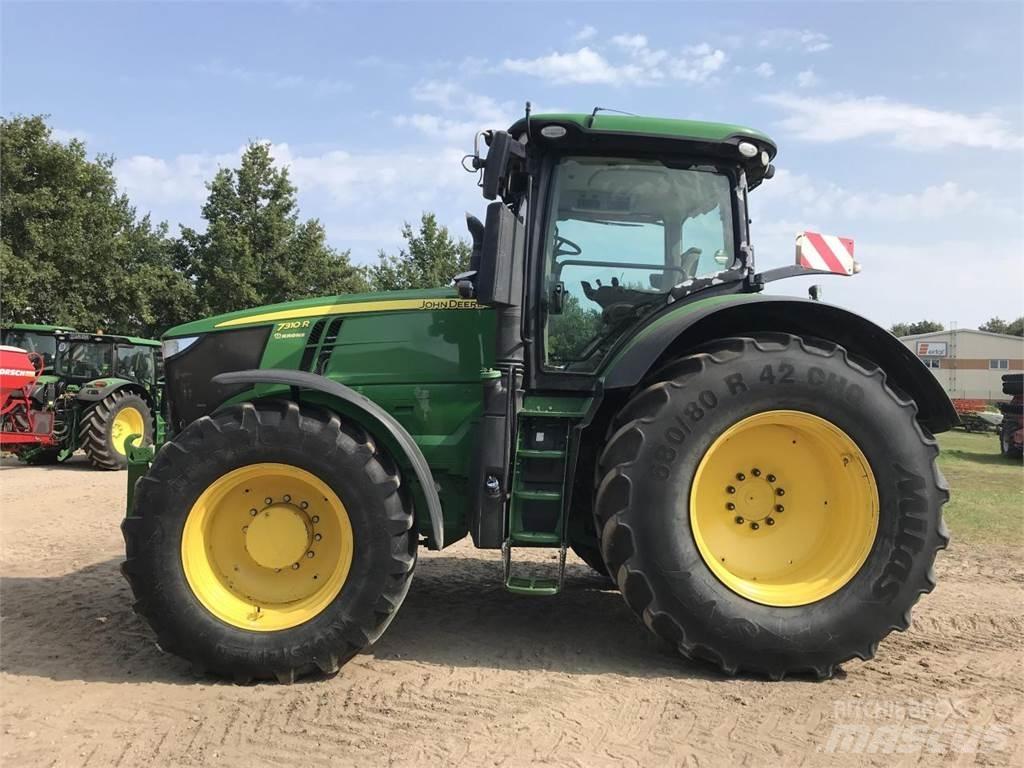 John Deere 7310R Traktory