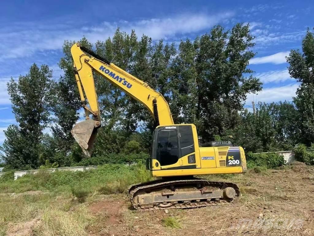 Komatsu PC 200 Pásové rýpadlá