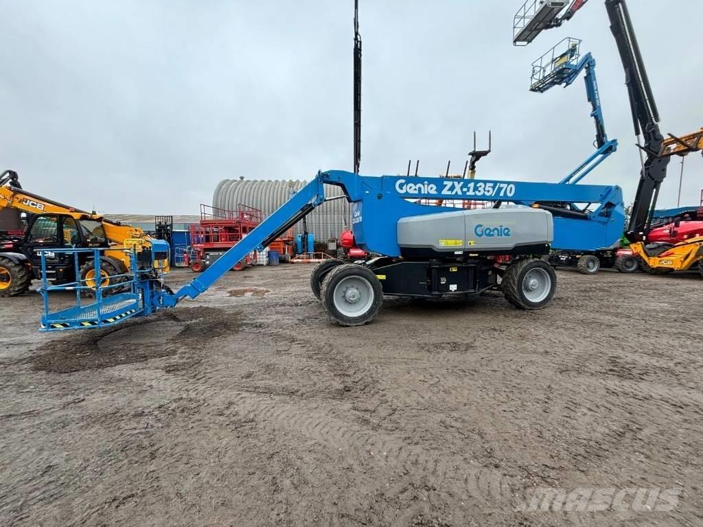 Genie ZX 135/70 Kĺbové plošiny