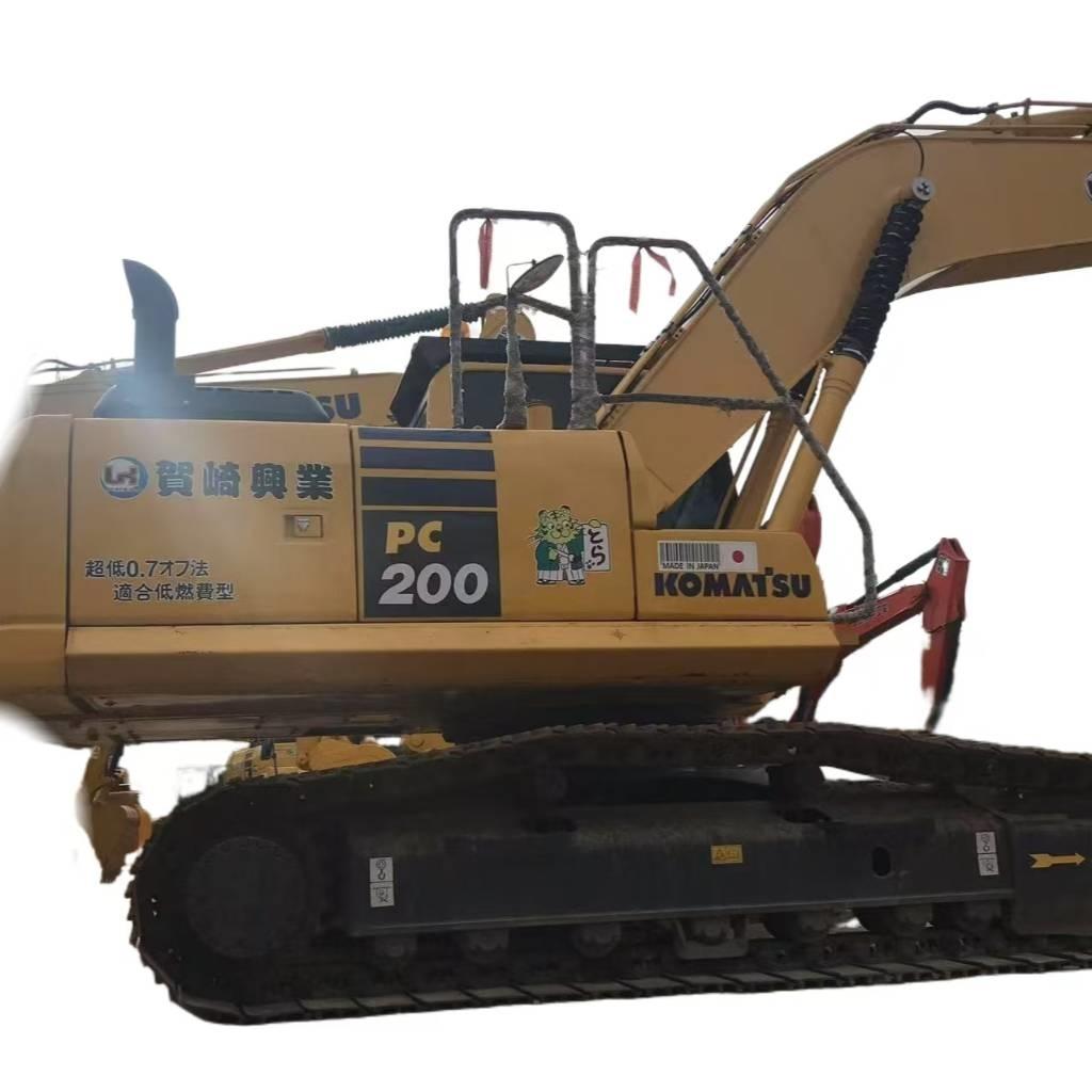 Komatsu PC 200-8 Pásové rýpadlá