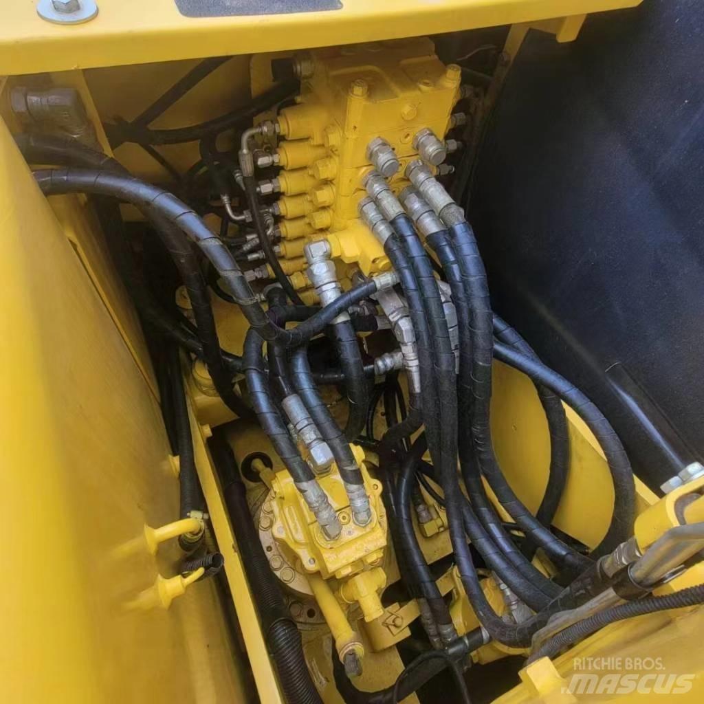 Komatsu PC 130 Pásové rýpadlá
