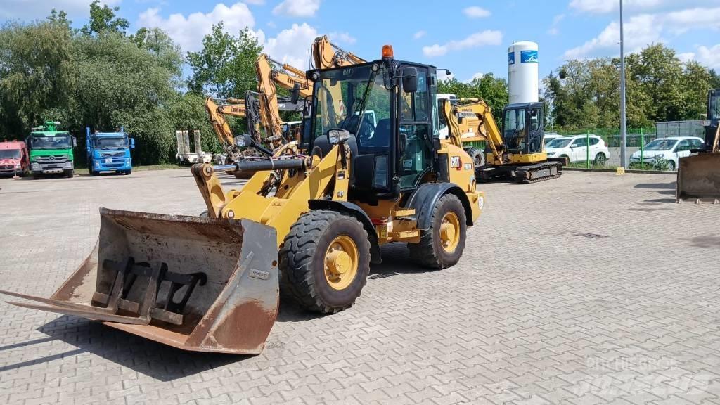 CAT 907 M Kolesové nakladače