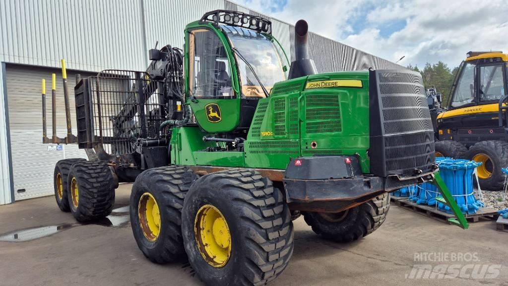 John Deere 1910 G Lesné traktory