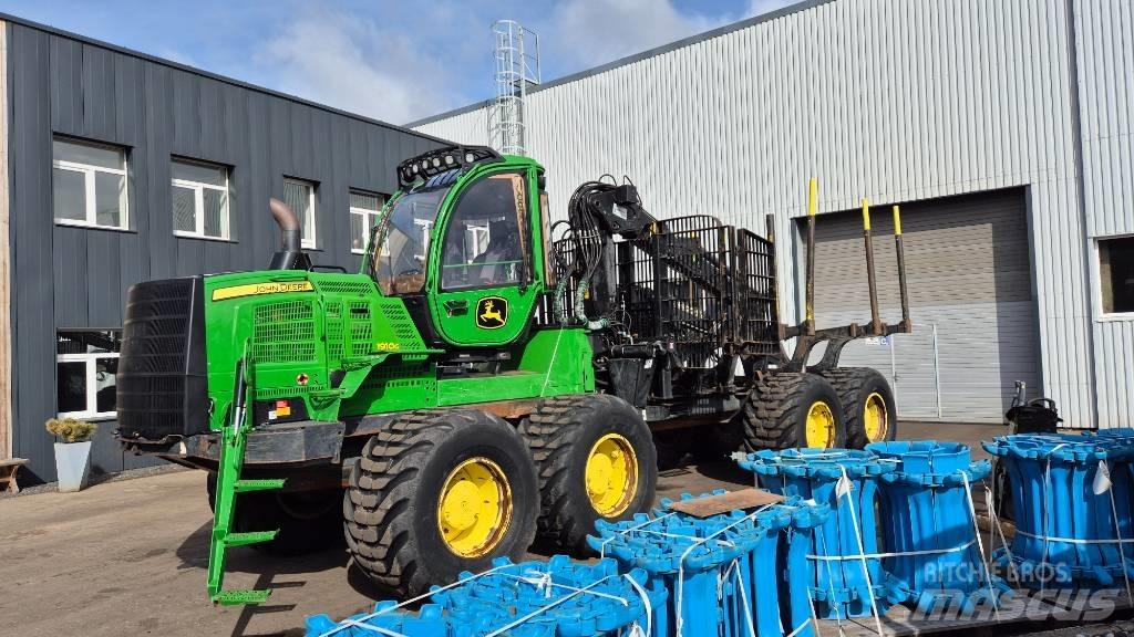John Deere 1910 G Lesné traktory