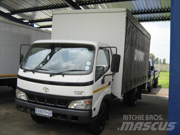 Toyota Dyna 7105 Nákladné vozidlá s bočnou zhrnovacou plachtou