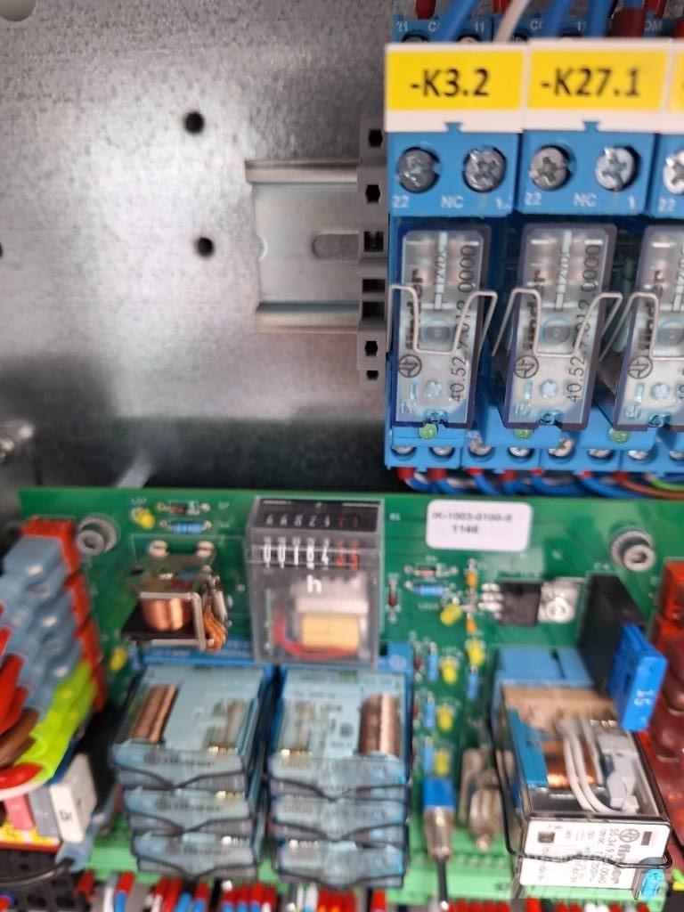 Böcker AHK 30 KS Ostatná zdvíhacia technika
