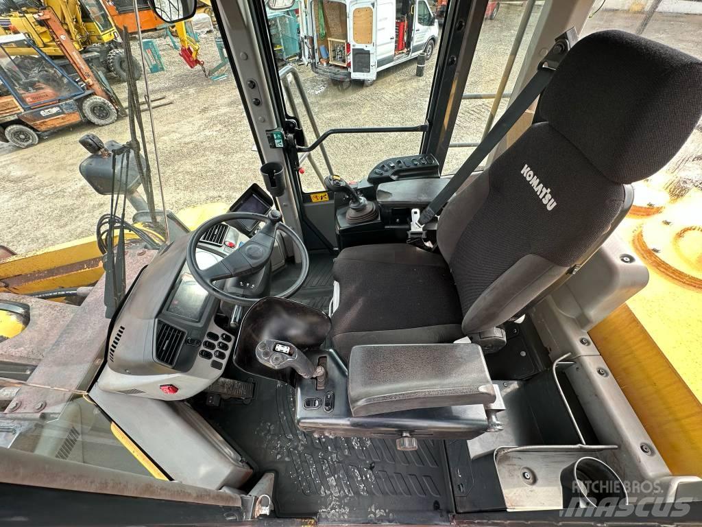 Komatsu WA 500-7 Kolesové nakladače