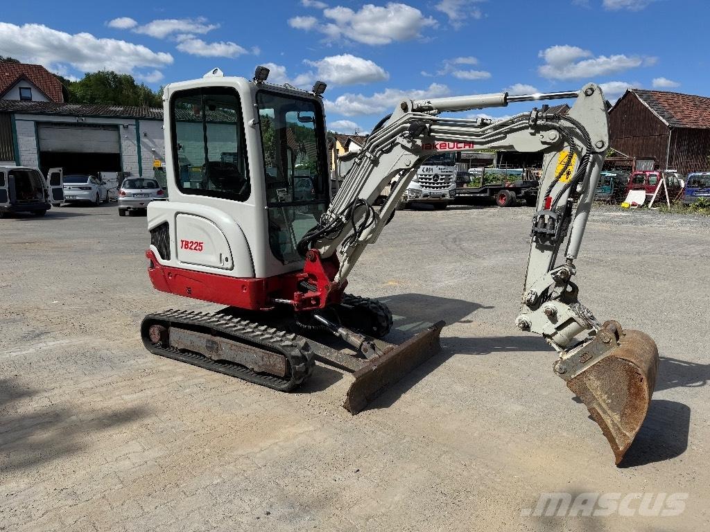 Takeuchi TB 225 Mini rýpadlá < 7t