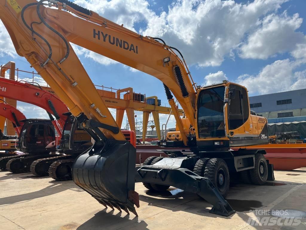 Hyundai R210W Kolesové rýpadlá