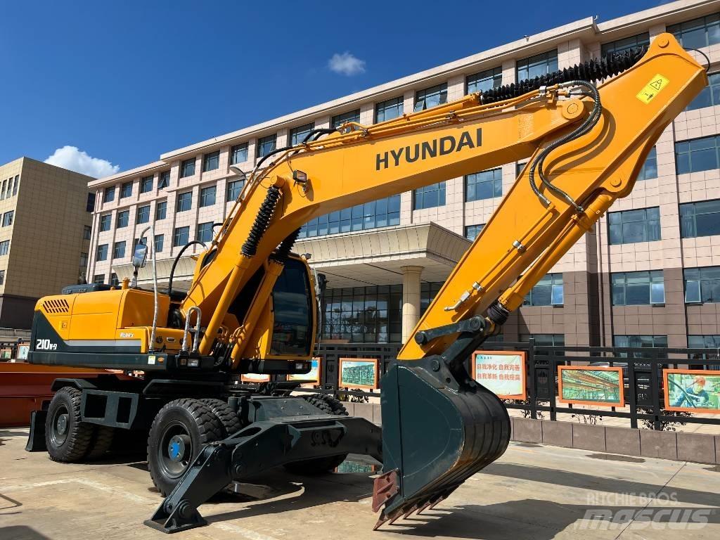 Hyundai R210W Kolesové rýpadlá