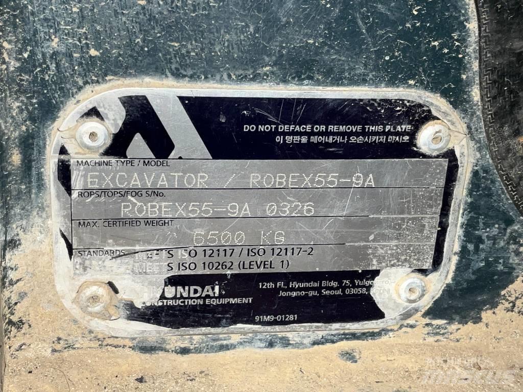 Hyundai Robex 55-9 A Kabíny a interiér