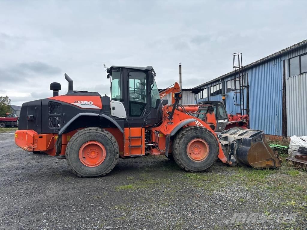 Hitachi ZW180-6 Kolesové nakladače