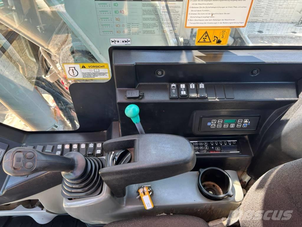 Takeuchi TB 2150 R Pásové rýpadlá