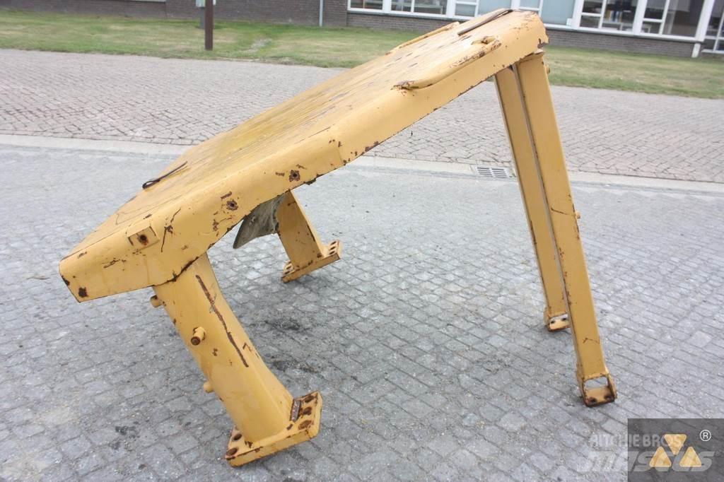 CAT D8N O-rops cab Kabíny a interiér