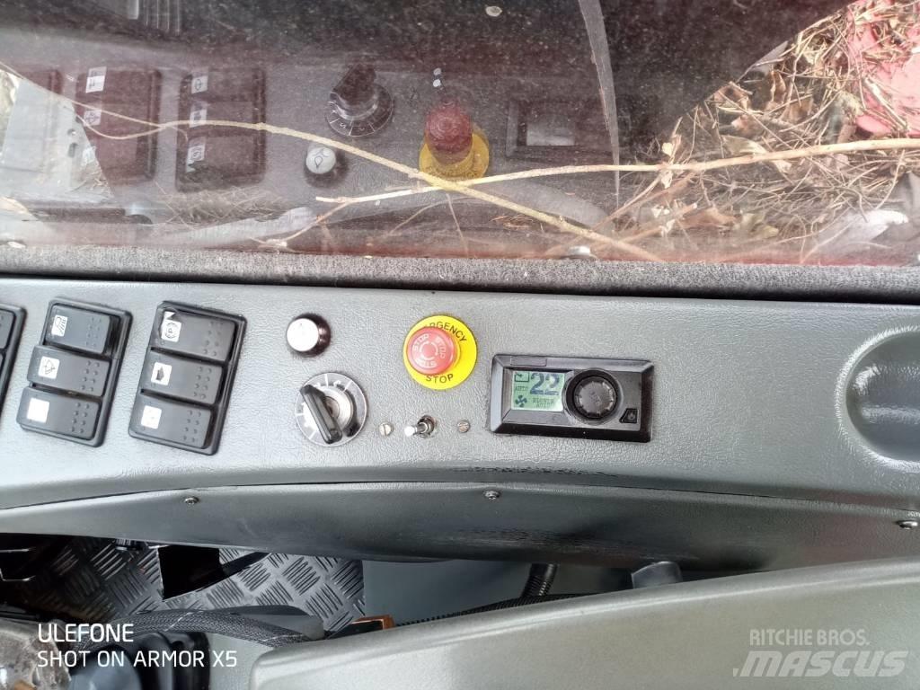 Komatsu 911 Harvestory