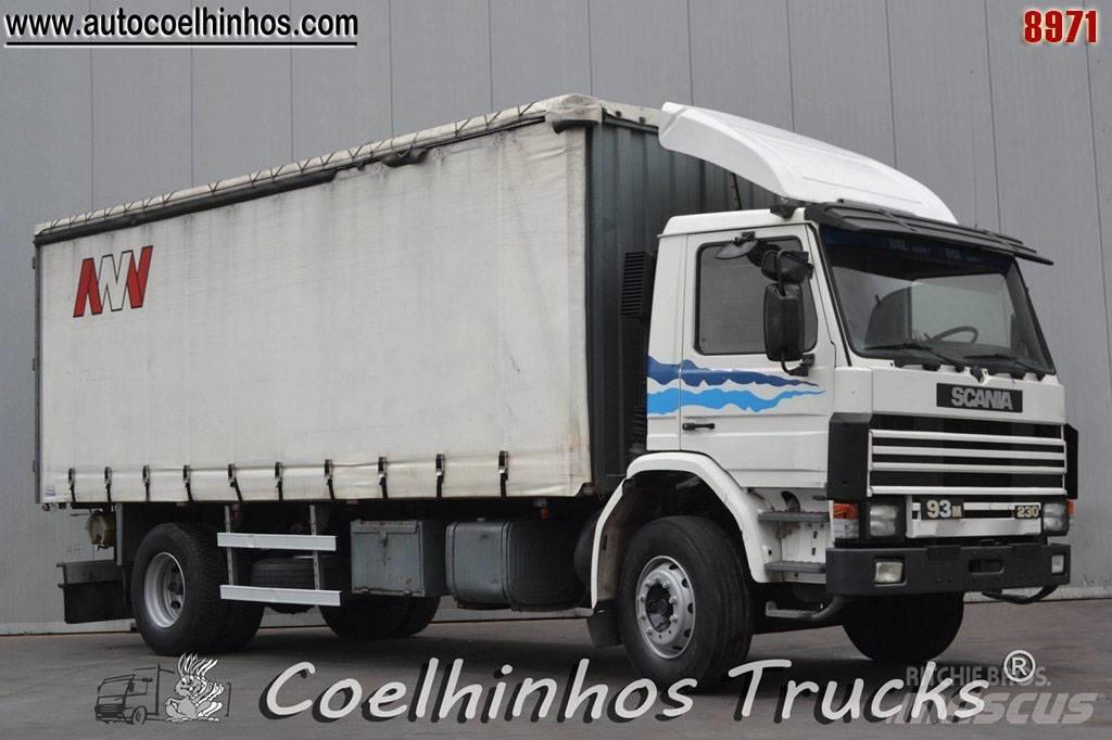 Scania 93M 230 Nákladné vozidlá s bočnou zhrnovacou plachtou