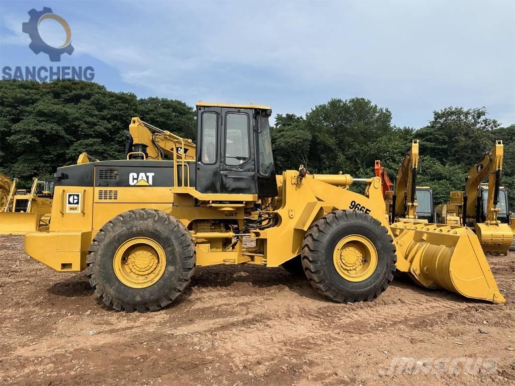 CAT 966 F Kolesové nakladače
