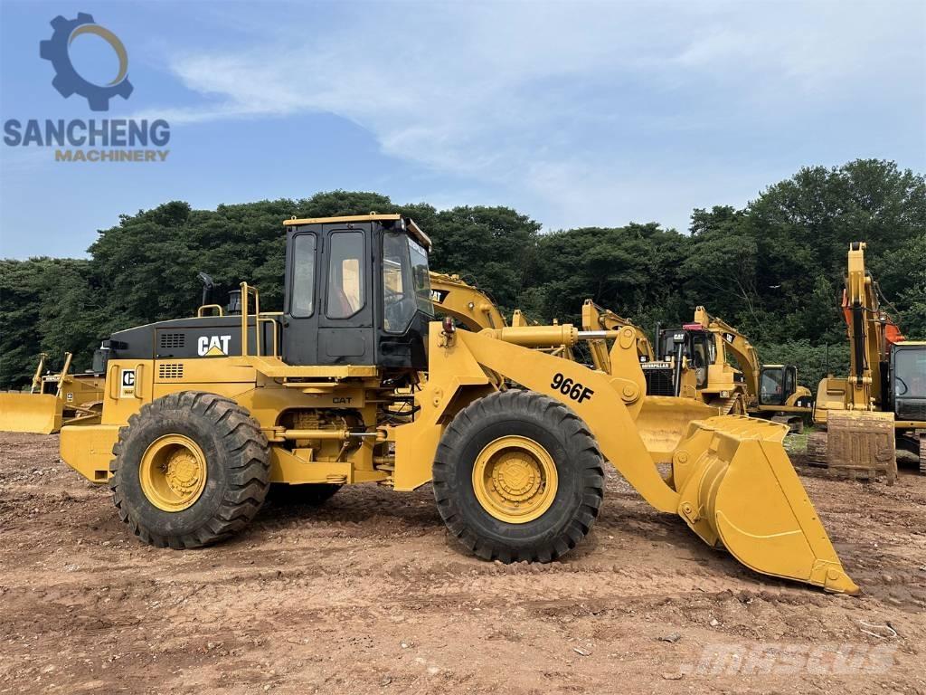 CAT 966 F Kolesové nakladače