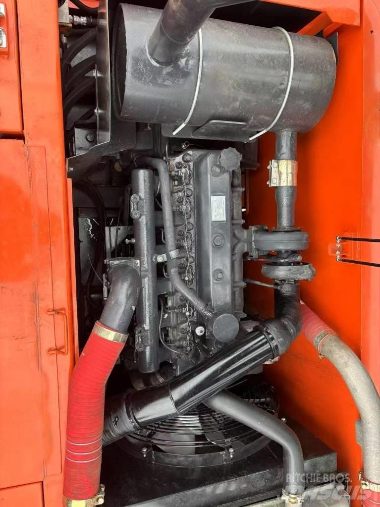 Doosan 225 LCA Pásové rýpadlá