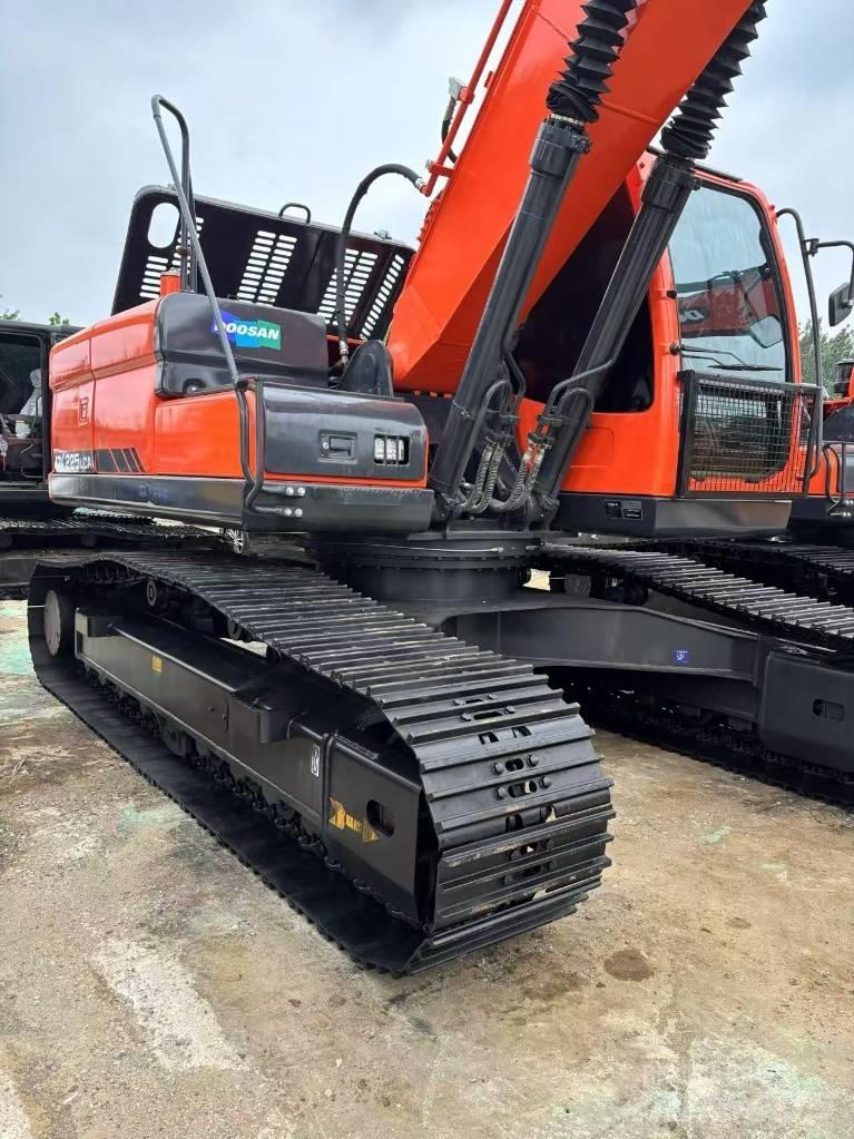 Doosan 225 LCA Pásové rýpadlá