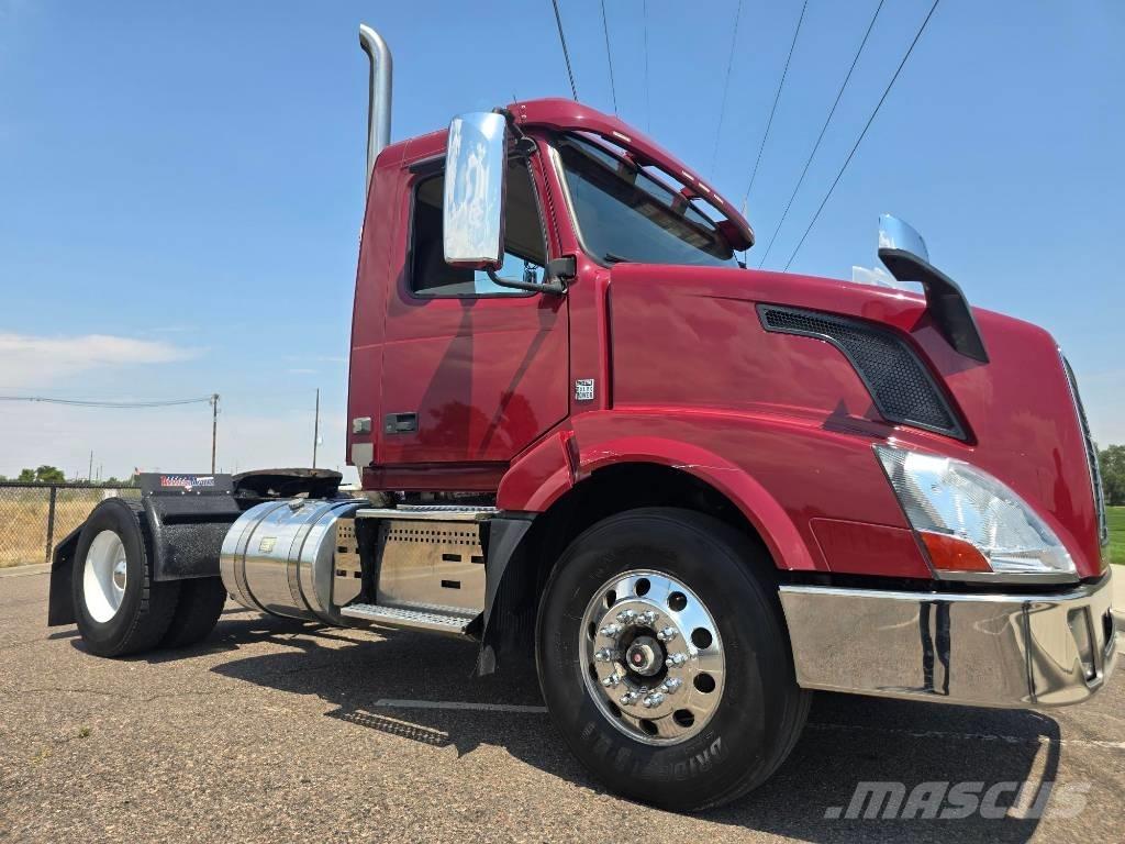 Volvo VNL 42 T300 Ťahače