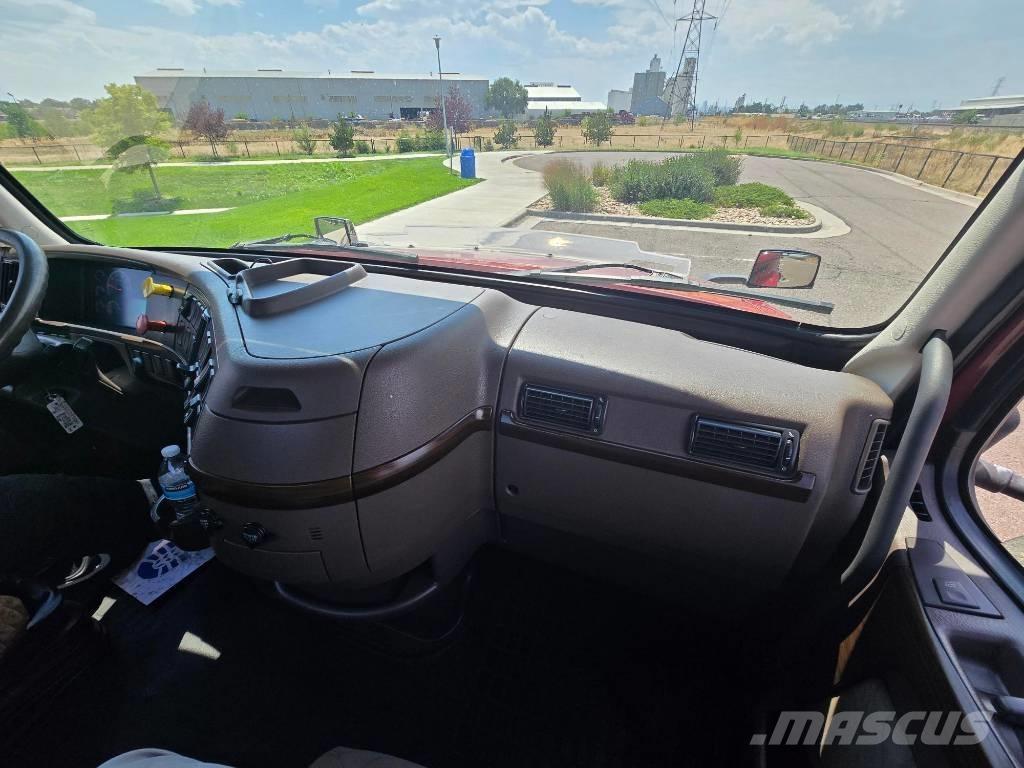 Volvo VNL 42 T300 Ťahače