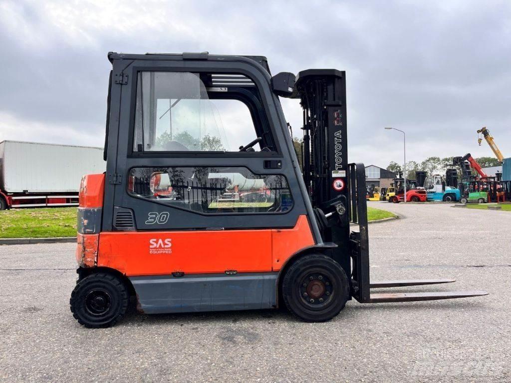 Toyota 7FBMF30 Akumulátorové vozíky