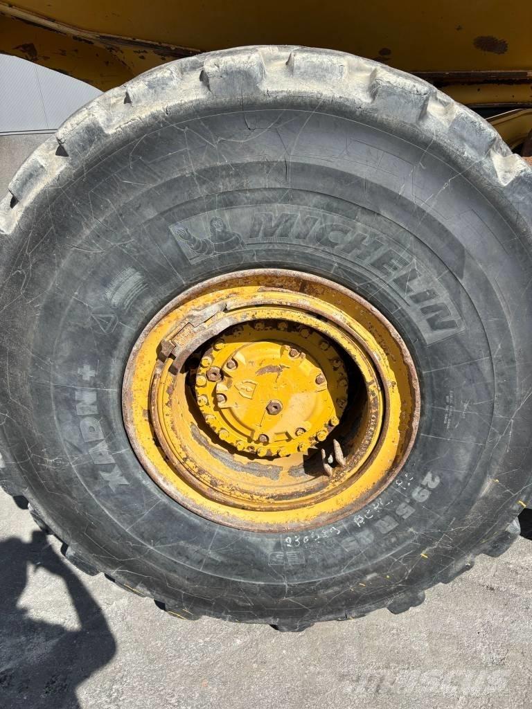 CAT 745 C Kĺbové nákladné autá