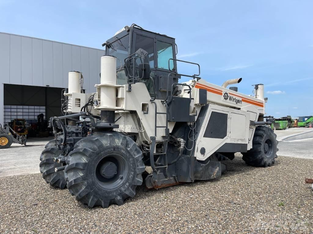 Wirtgen WR2500 Recyklovače asfaltu