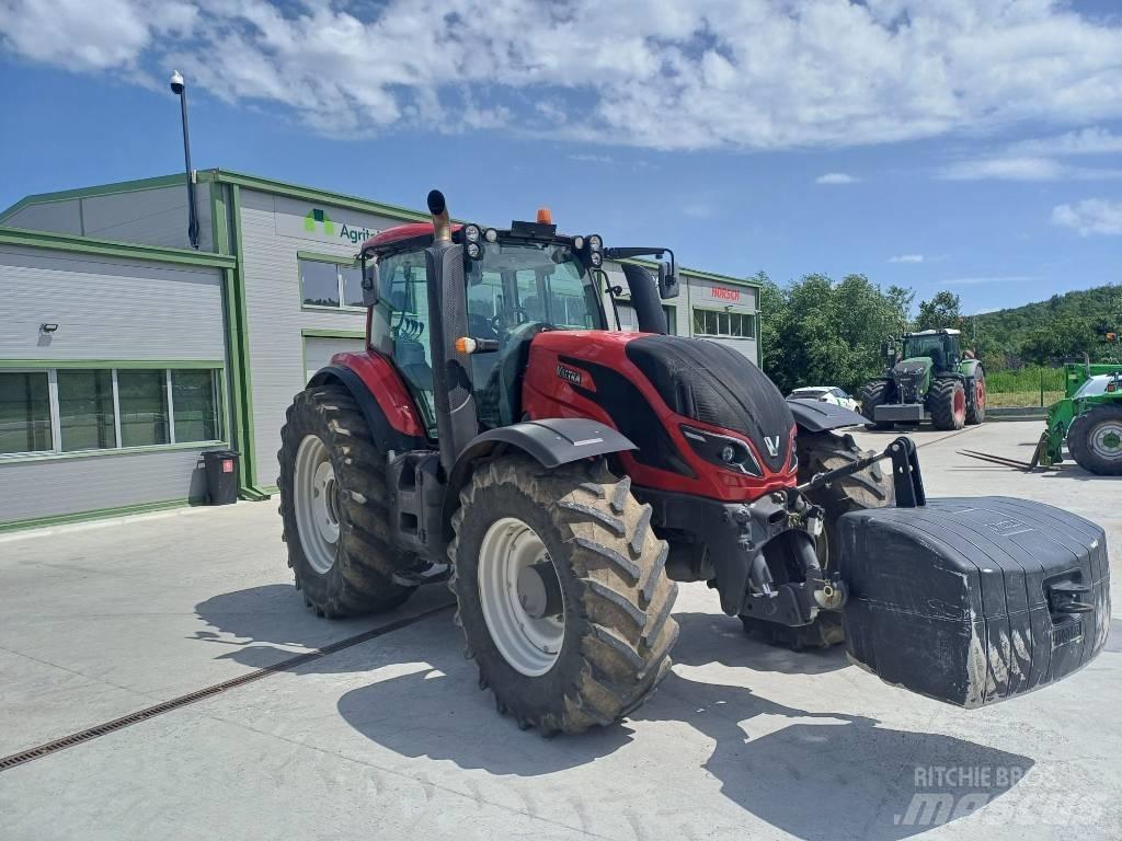 Valtra T 234 Traktory