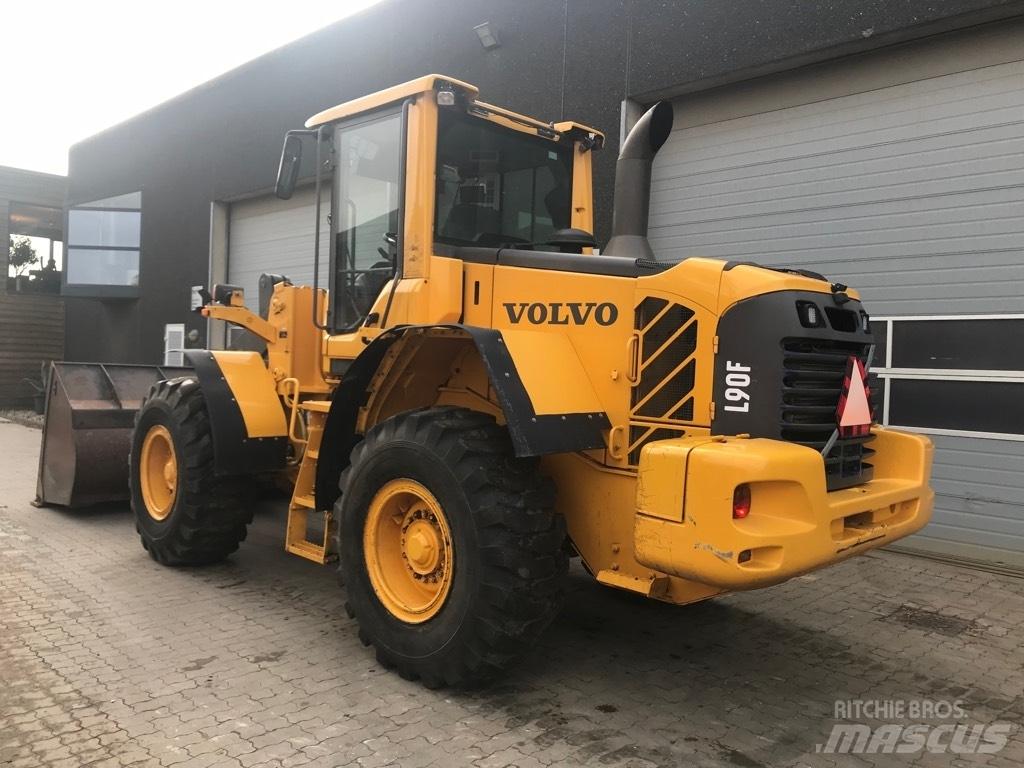 Volvo L90F Kolesové nakladače