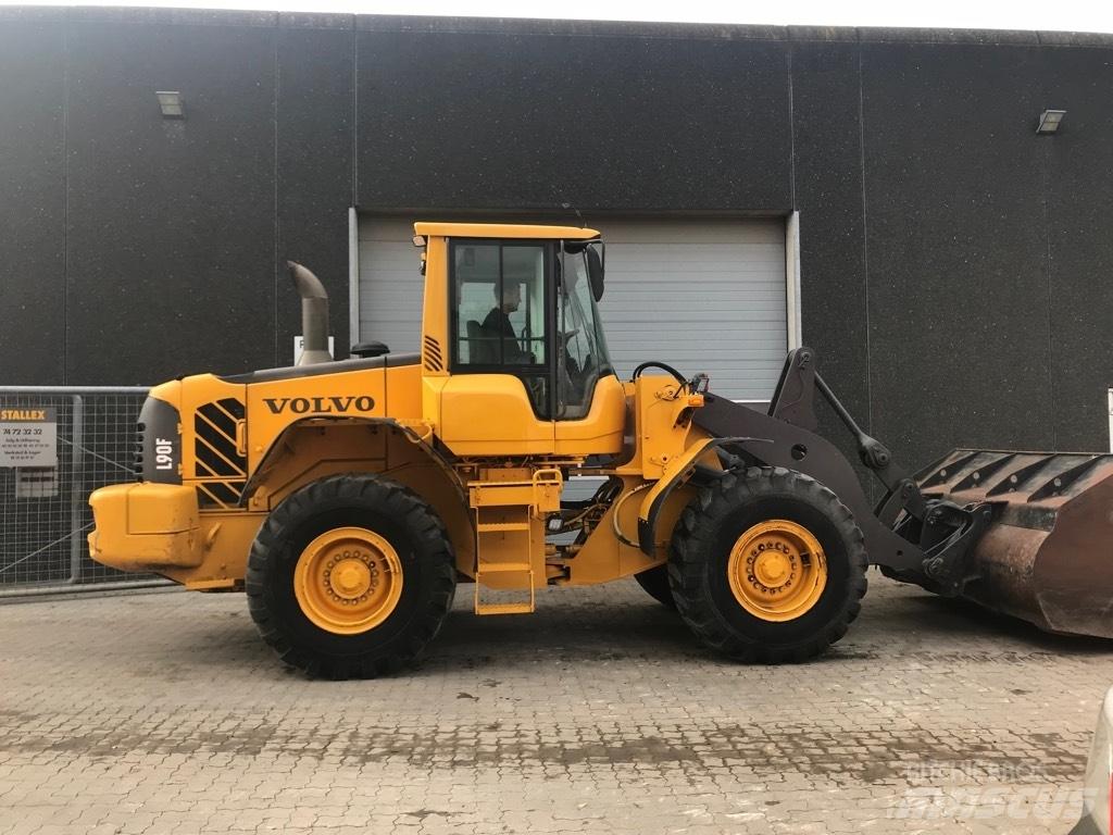 Volvo L90F Kolesové nakladače