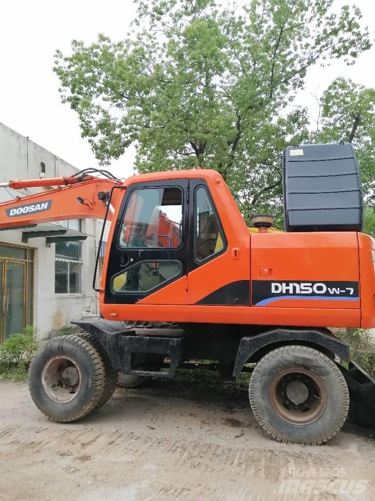 Doosan DH 150 W-7 Pásové rýpadlá
