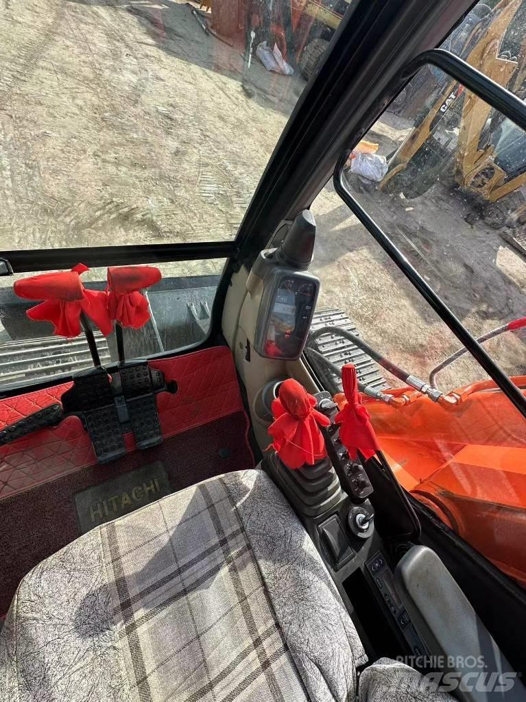 Hitachi ZX 70 Pásové rýpadlá
