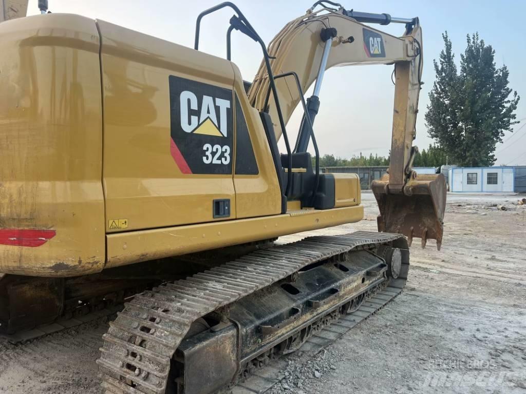 CAT 323 GC Pásové rýpadlá