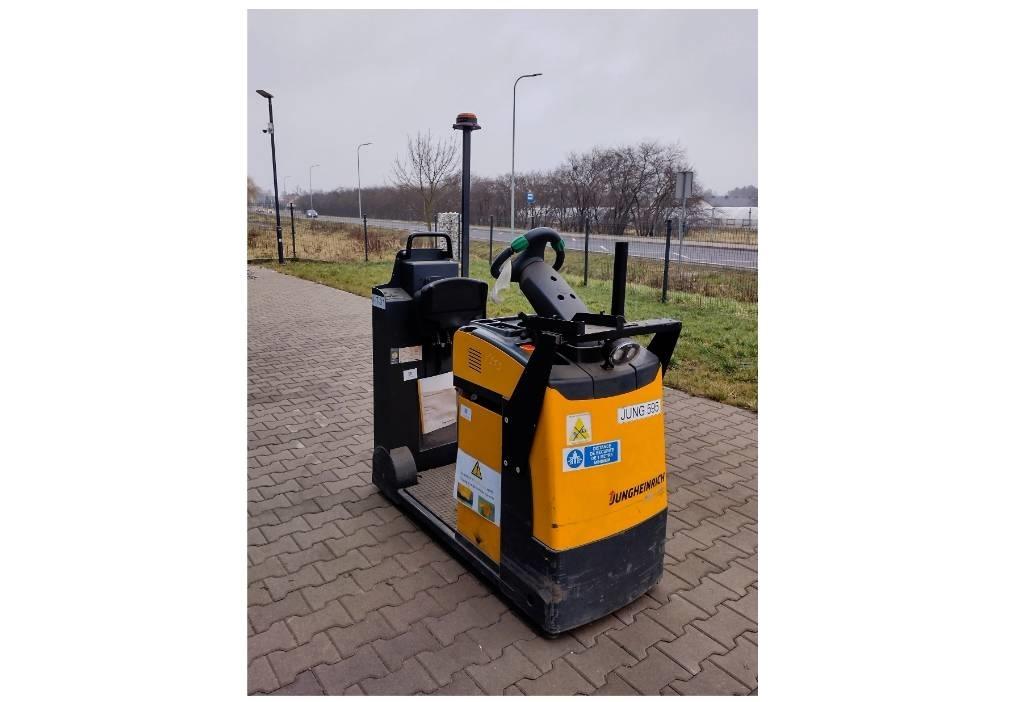 Jungheinrich EZS 130 Vlečné vozíky